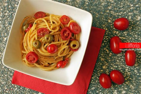 Pasta con Pomodorini e Olive