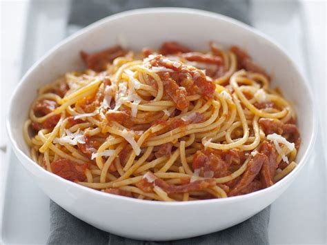 Pasta con Salame e Pomodoro