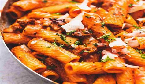 Pasta con Salsiccia Piccante