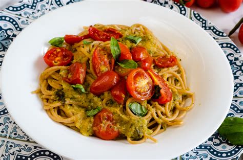Pasta con Zucchine Trombetta e Pomodorini