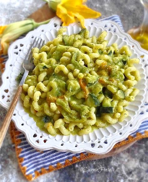 Pasta con Zucchine e Fiori di Zucca