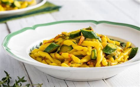 Pasta con Zucchine e Zafferano