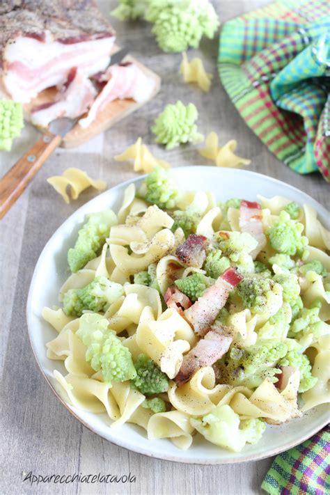 Pasta con broccolo romanesco e pancetta