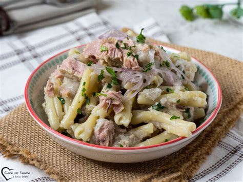 Pasta con cipolle di Tropea e tonno
