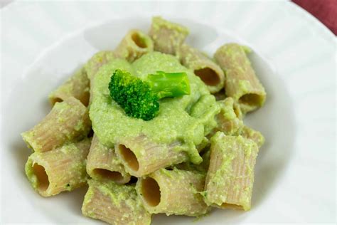 Pasta con crema di broccoli