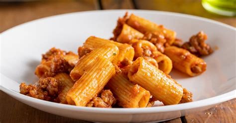 Pasta con cubetti di salsiccia
