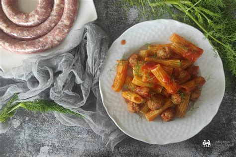 Pasta con finocchietto selvatico e salsiccia