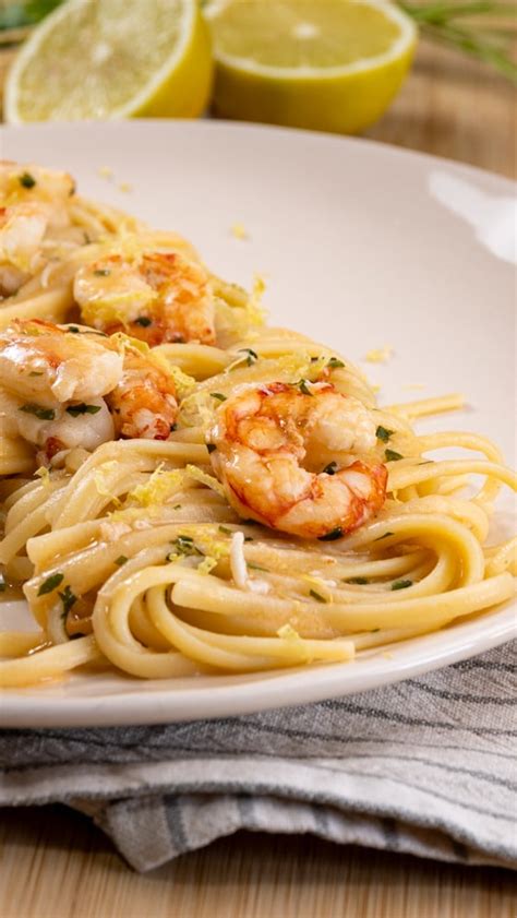 Pasta con gamberi e limone
