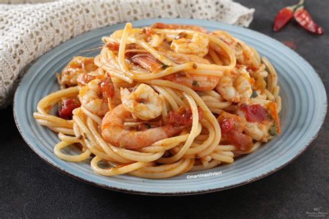 Pasta con gamberi e pomodorini