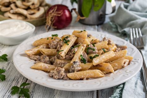 Pasta con mascarpone e salsiccia