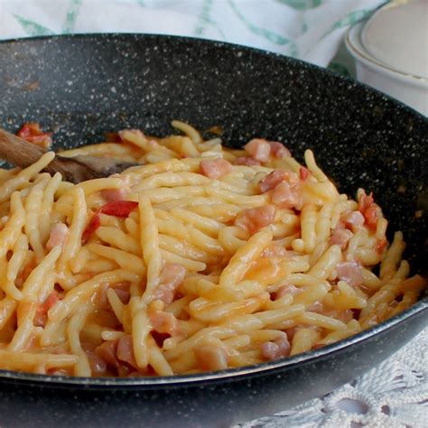 Pasta con pancetta e pomodorini