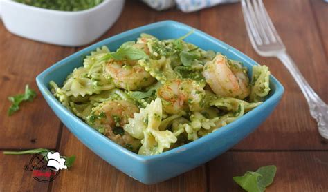 Pasta con rucola e gamberetti