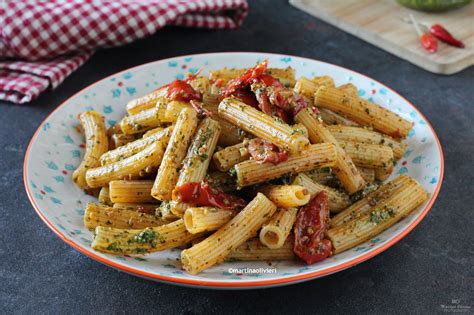 Pasta con rucola e pomodorini
