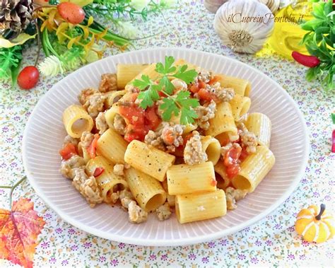 Pasta con salsiccia e verdure