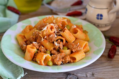 Pasta con sugo di salsiccia