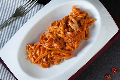Pasta con sugo di stoccafisso a ghiotta