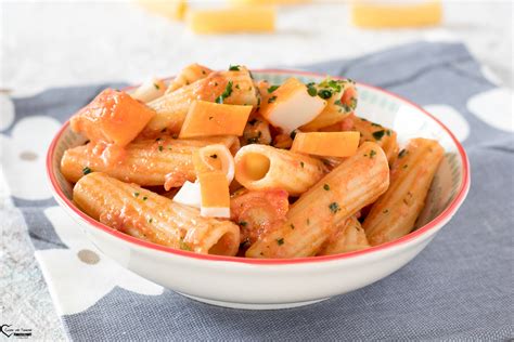Pasta con surimi e tonno