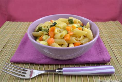 Pasta con zucchine e carote