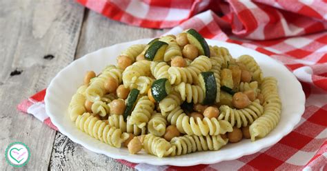 Pasta di ceci con zucchine