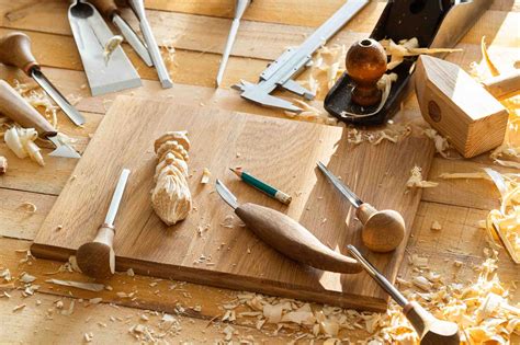 Pasta di legno e strumenti per la lavorazione