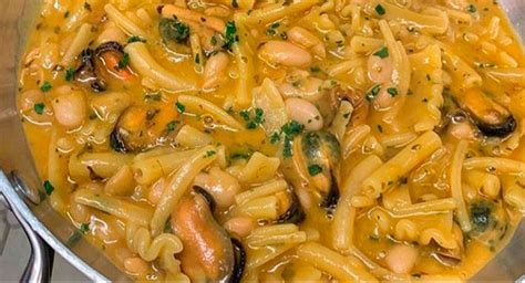 Pasta e fagioli con le cozze