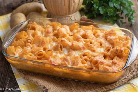 Pasta e patate al forno