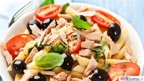 Pasta fredda con tonno e pomodorini
