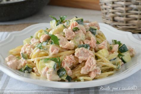 Pasta fredda zucchine e salmone
