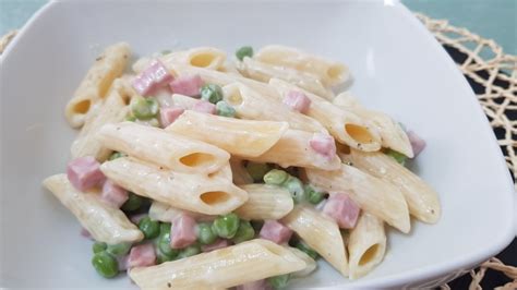 Pasta panna, prosciutto e piselli