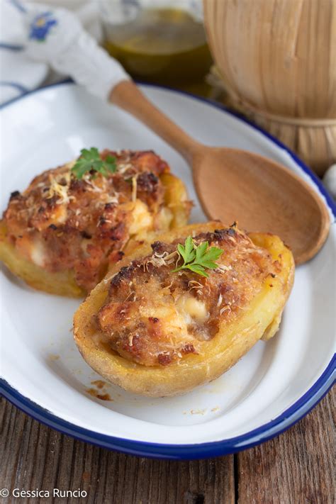 Patate Ripiene di Salsiccia