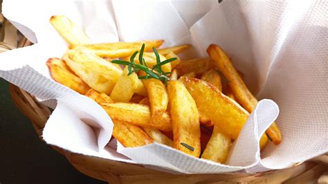 Patatine fritte dorate e croccanti