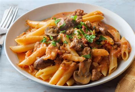 Penne Salsiccia e Funghi Porcini