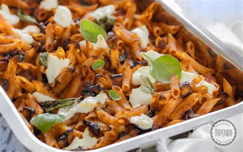 Penne al Forno con Melanzane, Polpettine e Sottilette