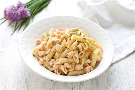 Penne al salmone e zucchine