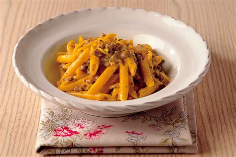 Penne con Panna, Salsiccia e Zafferano