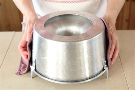 Pentola per Chiffon Cake