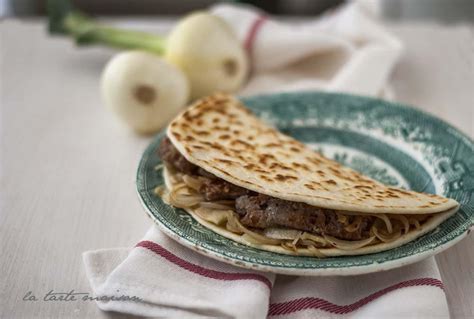 Piadina con Salsiccia, Peperoni e Cipolla
