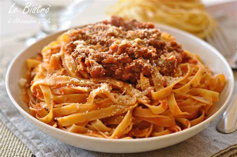 Piatto di Pasta con Ragù di Salame