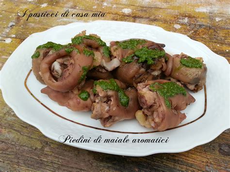 Piatto tipico con piedini di maiale