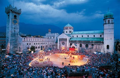 Piazza Duomo, Trento