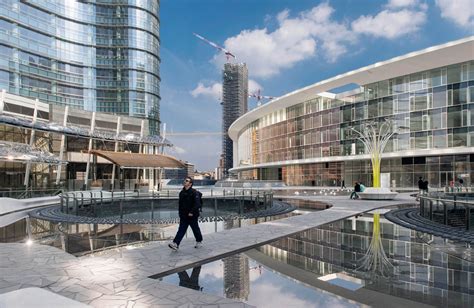Piazza Gae Aulenti Milano