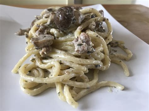 Pici al tartufo con salsiccia