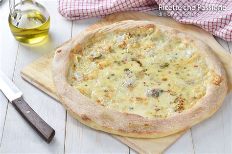 Pizza Bianca Fatta in Casa