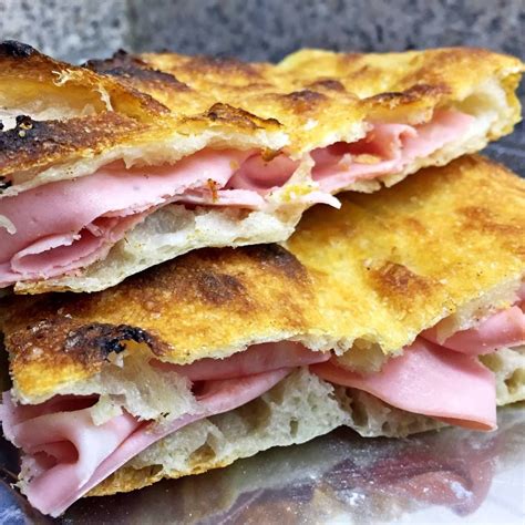 Pizza Bianca Romana con Mortadella