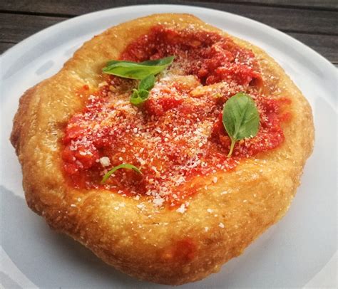 Pizza Fritta Napoletana