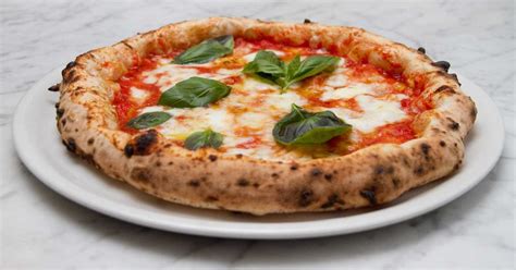 Pizza Margherita Napoli