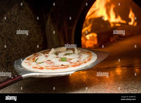 Pizza Margherita nel Forno