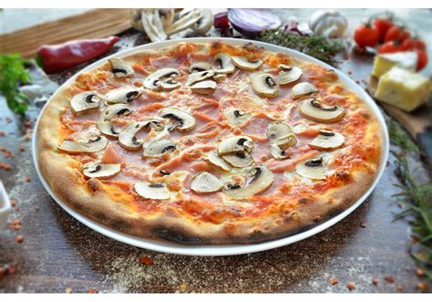 Pizza Prosciutto e Funghi