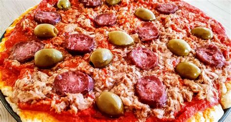 Pizza Tonno e Salame Piccante