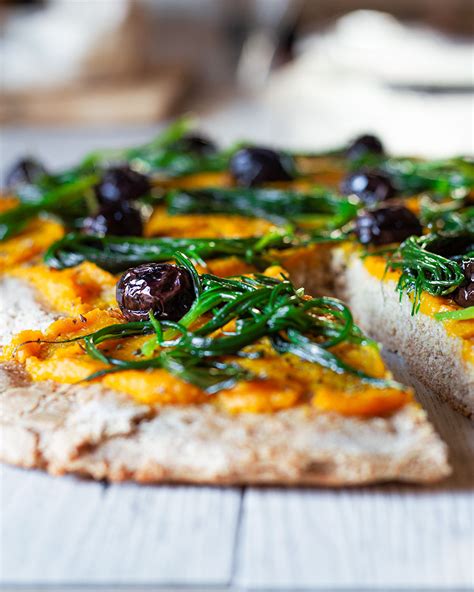 Pizza Vegana con Agretti e Avocado